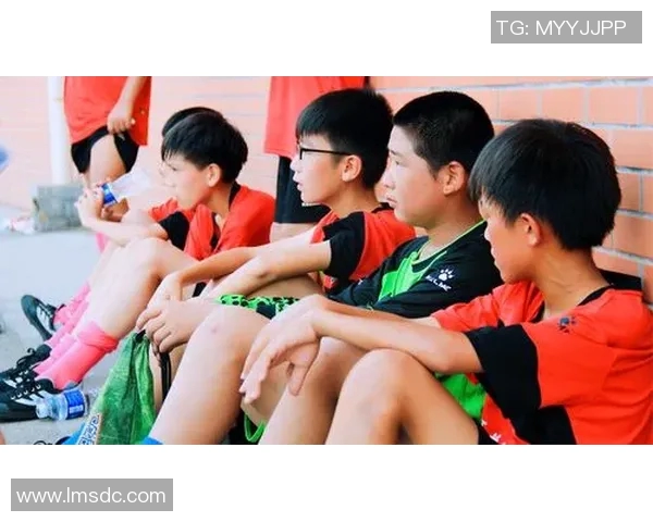 土伦杯精彩对决英格兰青年队迎战中国队展现足球新风采