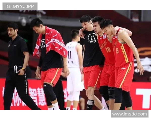 邹雨辰与周琦的巅峰对决谁能在赛场上笑到最后